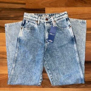 Wrangler Acid Wash Mom 680 Jeans